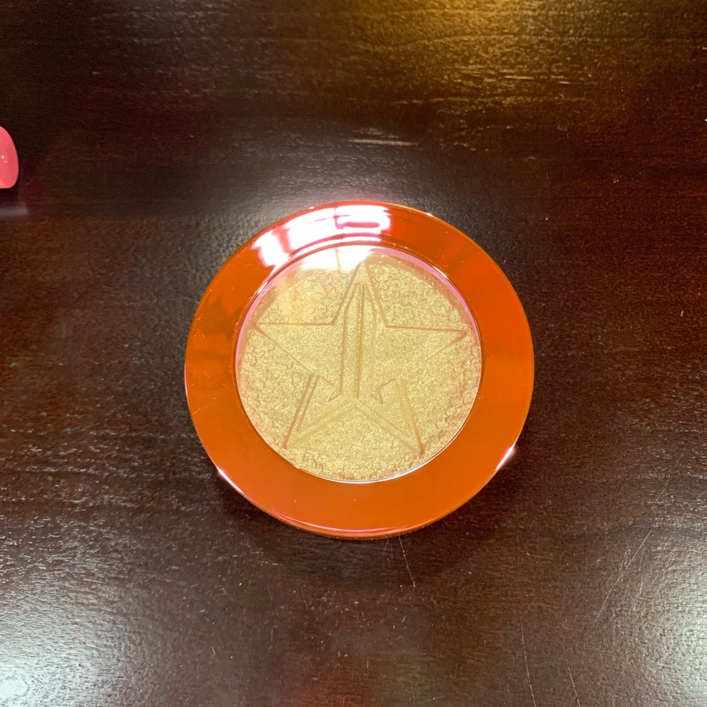 Jeffree star highlighter